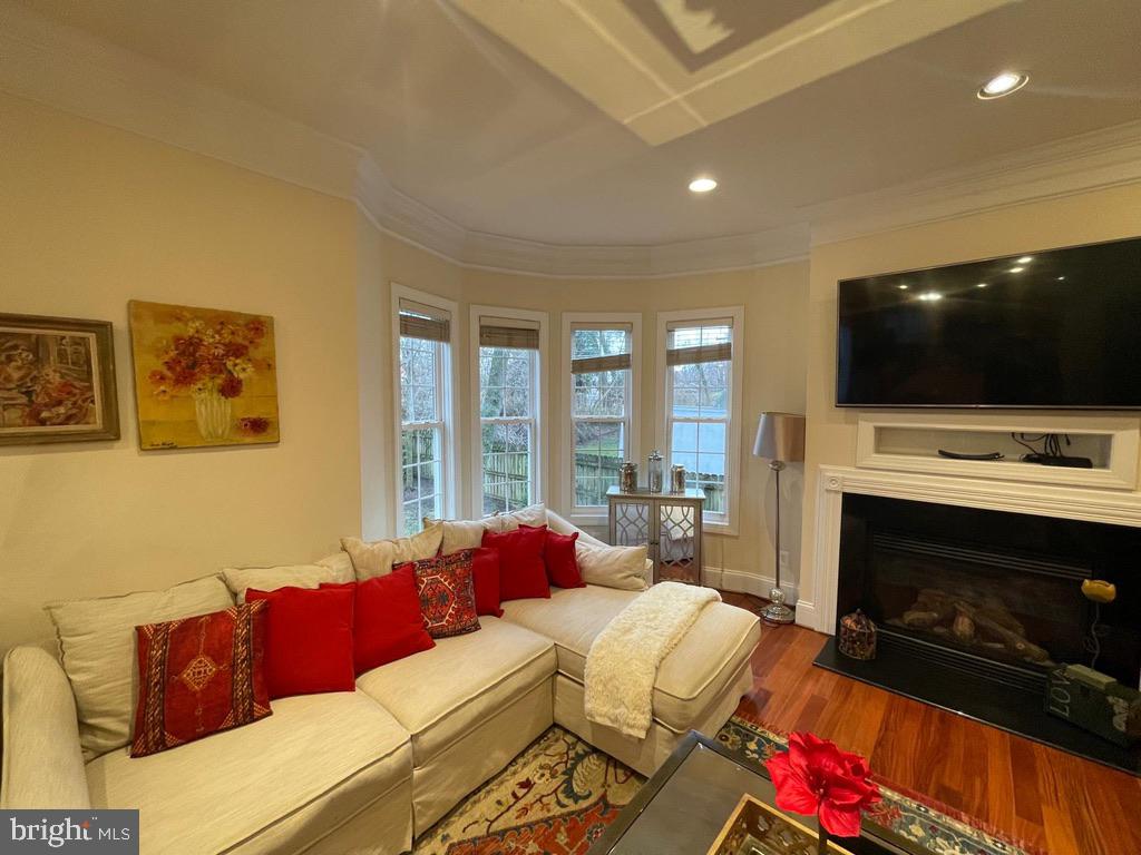 4113 WOODLAND RD, ANNANDALE, Virginia 22003, 6 Bedrooms Bedrooms, ,6 BathroomsBathrooms,Residential,For sale,4113 WOODLAND RD,VAFX2241884 MLS # VAFX2241884