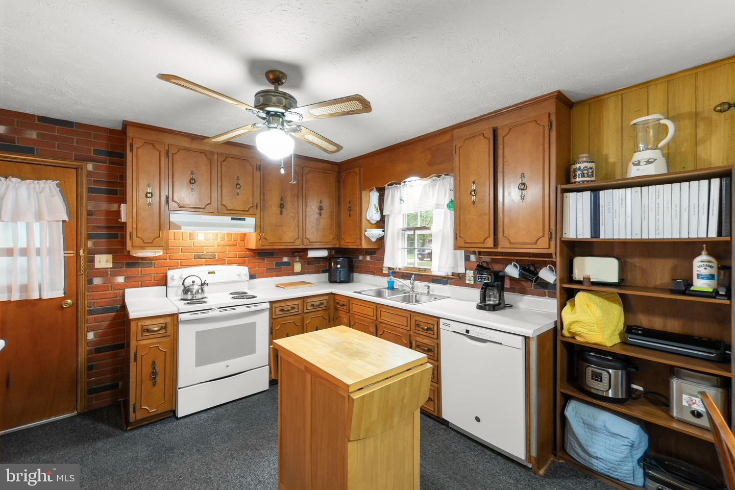 113 MIMOSA DR, STEPHENS CITY, Virginia 22655, 3 Bedrooms Bedrooms, ,2 BathroomsBathrooms,Residential,For sale,113 MIMOSA DR,VAFV2034356 MLS # VAFV2034356