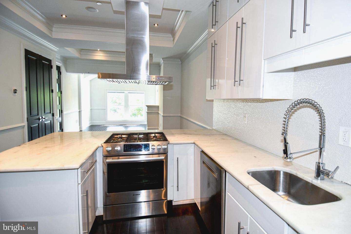 719 12TH ST SE #3, WASHINGTON, District Of Columbia 20003, 2 Bedrooms Bedrooms, ,3 BathroomsBathrooms,Residential,For sale,719 12TH ST SE #3,DCDC2204048 MLS # DCDC2204048