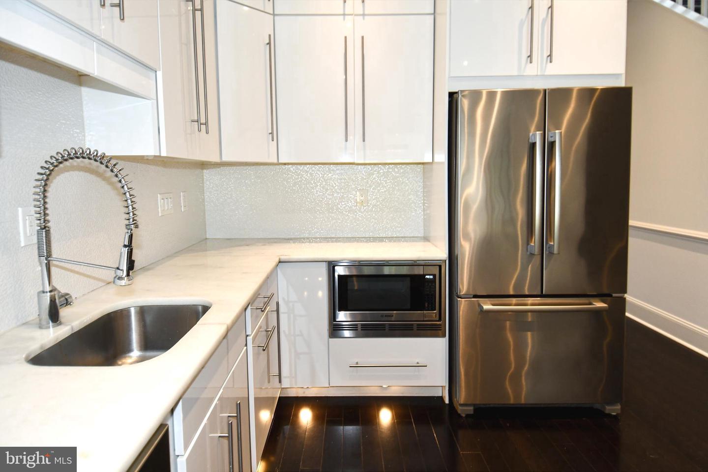 719 12TH ST SE #3, WASHINGTON, District Of Columbia 20003, 2 Bedrooms Bedrooms, ,3 BathroomsBathrooms,Residential,For sale,719 12TH ST SE #3,DCDC2204048 MLS # DCDC2204048