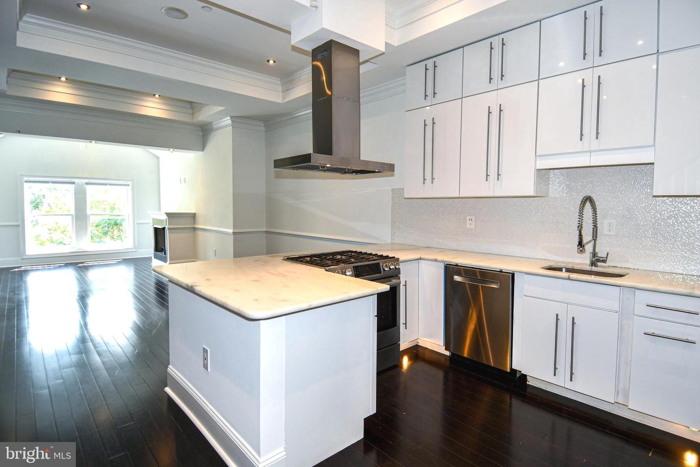 719 12TH ST SE #3, WASHINGTON, District Of Columbia 20003, 2 Bedrooms Bedrooms, ,3 BathroomsBathrooms,Residential,For sale,719 12TH ST SE #3,DCDC2204048 MLS # DCDC2204048