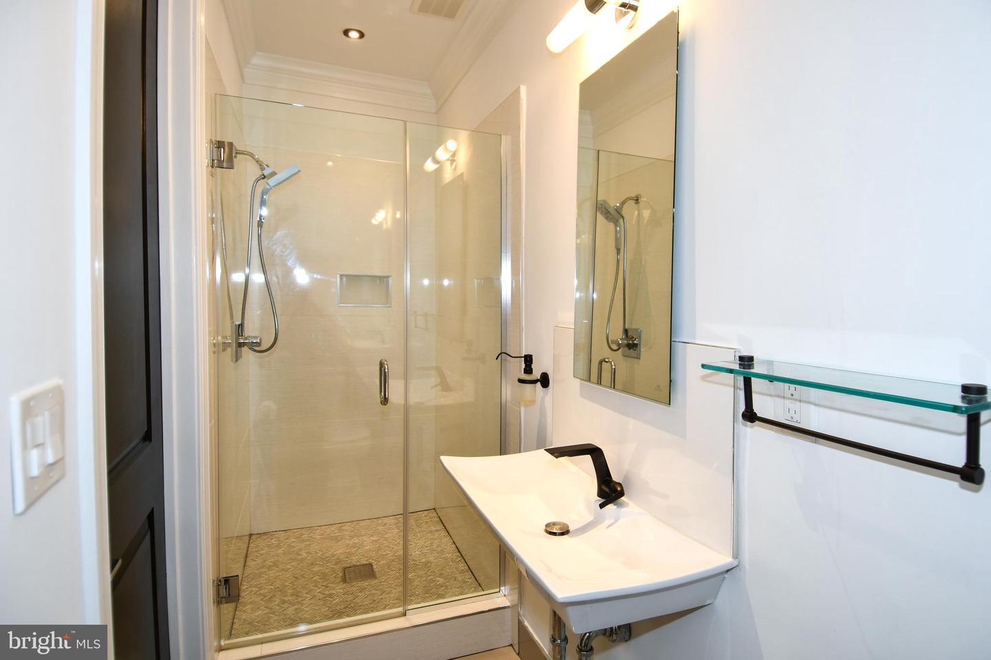 719 12TH ST SE #3, WASHINGTON, District Of Columbia 20003, 2 Bedrooms Bedrooms, ,3 BathroomsBathrooms,Residential,For sale,719 12TH ST SE #3,DCDC2204048 MLS # DCDC2204048
