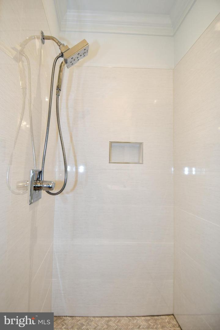719 12TH ST SE #3, WASHINGTON, District Of Columbia 20003, 2 Bedrooms Bedrooms, ,3 BathroomsBathrooms,Residential,For sale,719 12TH ST SE #3,DCDC2204048 MLS # DCDC2204048
