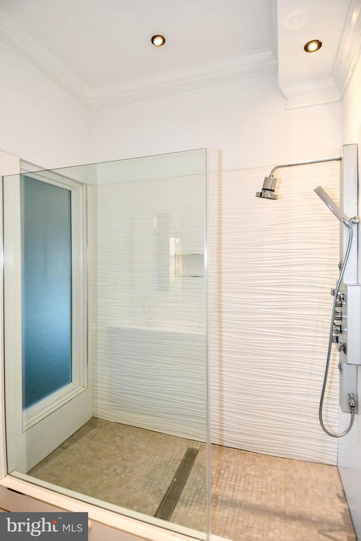 719 12TH ST SE #3, WASHINGTON, District Of Columbia 20003, 2 Bedrooms Bedrooms, ,3 BathroomsBathrooms,Residential,For sale,719 12TH ST SE #3,DCDC2204048 MLS # DCDC2204048