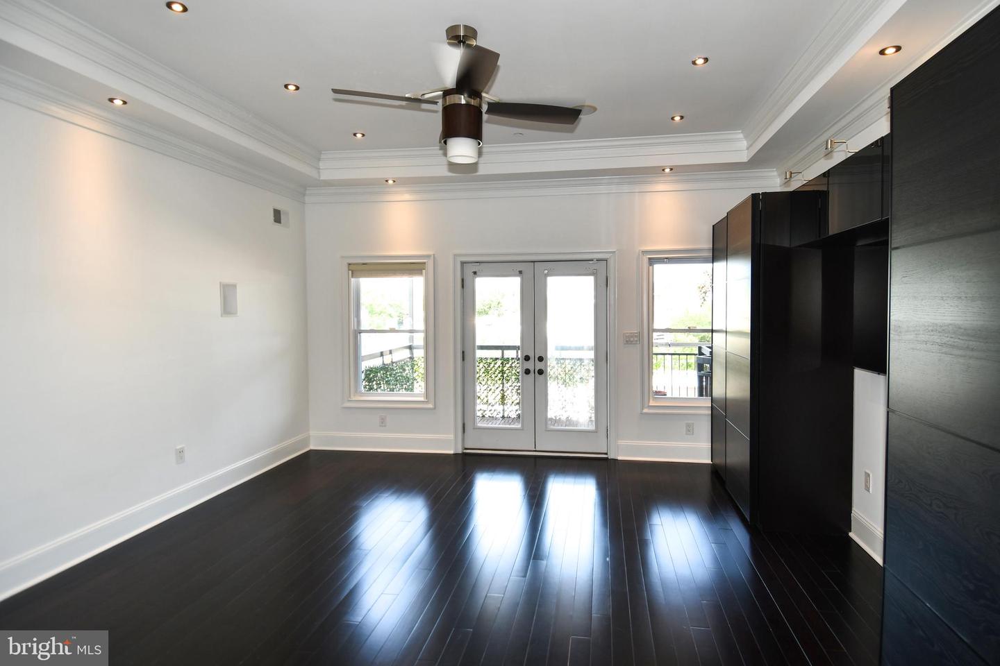 719 12TH ST SE #3, WASHINGTON, District Of Columbia 20003, 2 Bedrooms Bedrooms, ,3 BathroomsBathrooms,Residential,For sale,719 12TH ST SE #3,DCDC2204048 MLS # DCDC2204048