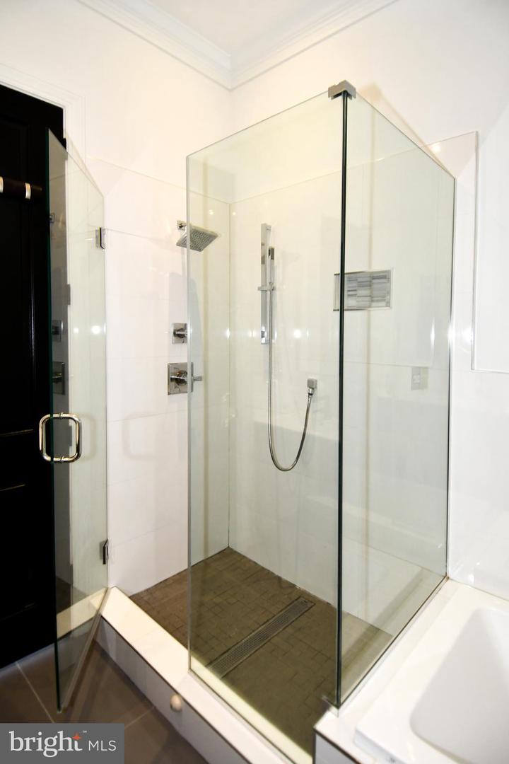719 12TH ST SE #3, WASHINGTON, District Of Columbia 20003, 2 Bedrooms Bedrooms, ,3 BathroomsBathrooms,Residential,For sale,719 12TH ST SE #3,DCDC2204048 MLS # DCDC2204048