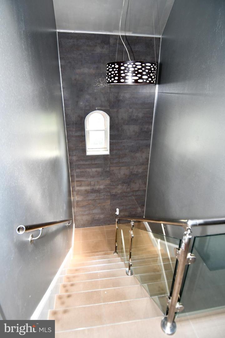 719 12TH ST SE #3, WASHINGTON, District Of Columbia 20003, 2 Bedrooms Bedrooms, ,3 BathroomsBathrooms,Residential,For sale,719 12TH ST SE #3,DCDC2204048 MLS # DCDC2204048