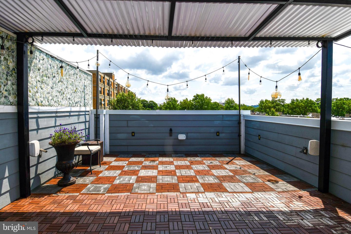 719 12TH ST SE #3, WASHINGTON, District Of Columbia 20003, 2 Bedrooms Bedrooms, ,3 BathroomsBathrooms,Residential,For sale,719 12TH ST SE #3,DCDC2204048 MLS # DCDC2204048