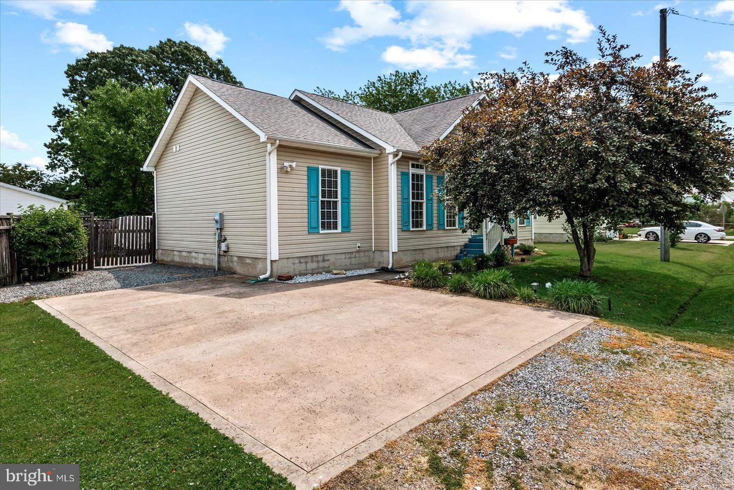 24 BANCROFT AVE., COLONIAL BEACH, Virginia 22443, 3 Bedrooms Bedrooms, ,2 BathroomsBathrooms,Residential,For sale,24 BANCROFT AVE.,VAWE2009046 MLS # VAWE2009046
