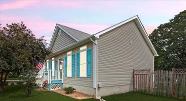 24 BANCROFT AVE., COLONIAL BEACH, Virginia 22443, 3 Bedrooms Bedrooms, ,2 BathroomsBathrooms,Residential,For sale,24 BANCROFT AVE.,VAWE2009046 MLS # VAWE2009046