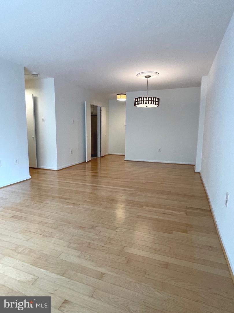 700 7TH ST SW #403, WASHINGTON, District Of Columbia 20024, 2 Bedrooms Bedrooms, ,1 BathroomBathrooms,Residential,For sale,700 7TH ST SW #403,DCDC2204442 MLS # DCDC2204442