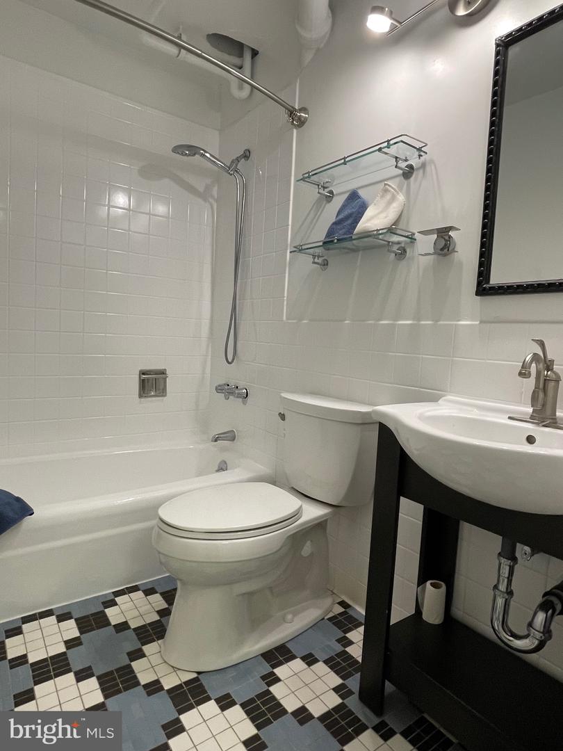 700 7TH ST SW #403, WASHINGTON, District Of Columbia 20024, 2 Bedrooms Bedrooms, ,1 BathroomBathrooms,Residential,For sale,700 7TH ST SW #403,DCDC2204442 MLS # DCDC2204442