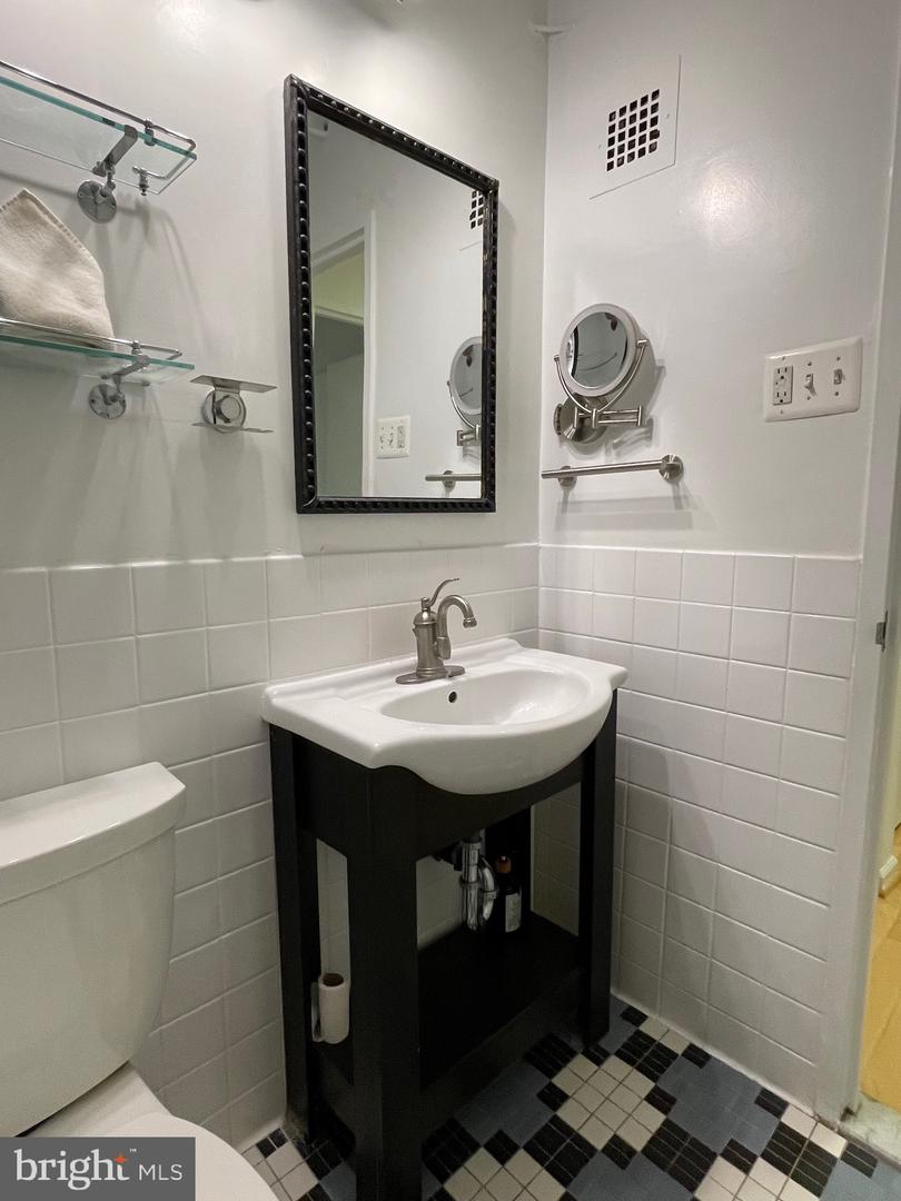 700 7TH ST SW #403, WASHINGTON, District Of Columbia 20024, 2 Bedrooms Bedrooms, ,1 BathroomBathrooms,Residential,For sale,700 7TH ST SW #403,DCDC2204442 MLS # DCDC2204442