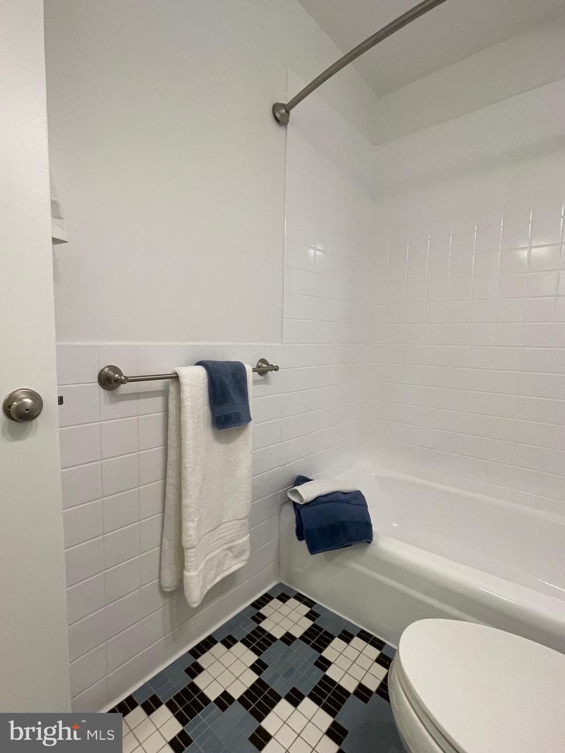 700 7TH ST SW #403, WASHINGTON, District Of Columbia 20024, 2 Bedrooms Bedrooms, ,1 BathroomBathrooms,Residential,For sale,700 7TH ST SW #403,DCDC2204442 MLS # DCDC2204442