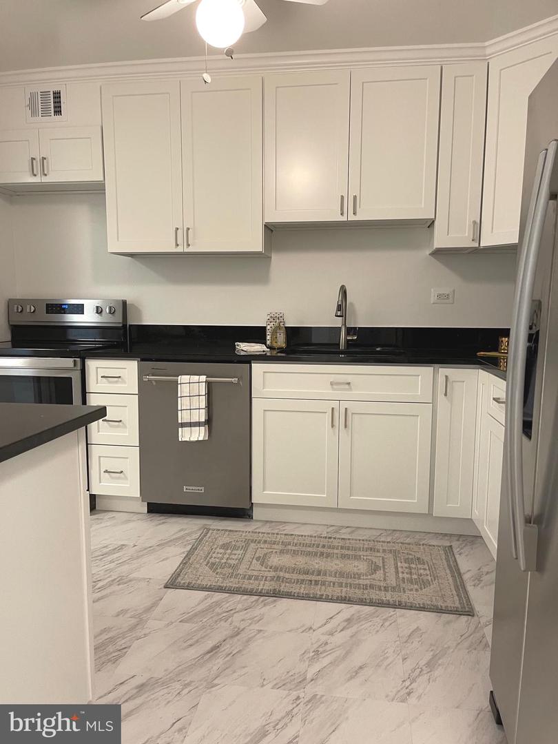 700 7TH ST SW #403, WASHINGTON, District Of Columbia 20024, 2 Bedrooms Bedrooms, ,1 BathroomBathrooms,Residential,For sale,700 7TH ST SW #403,DCDC2204442 MLS # DCDC2204442