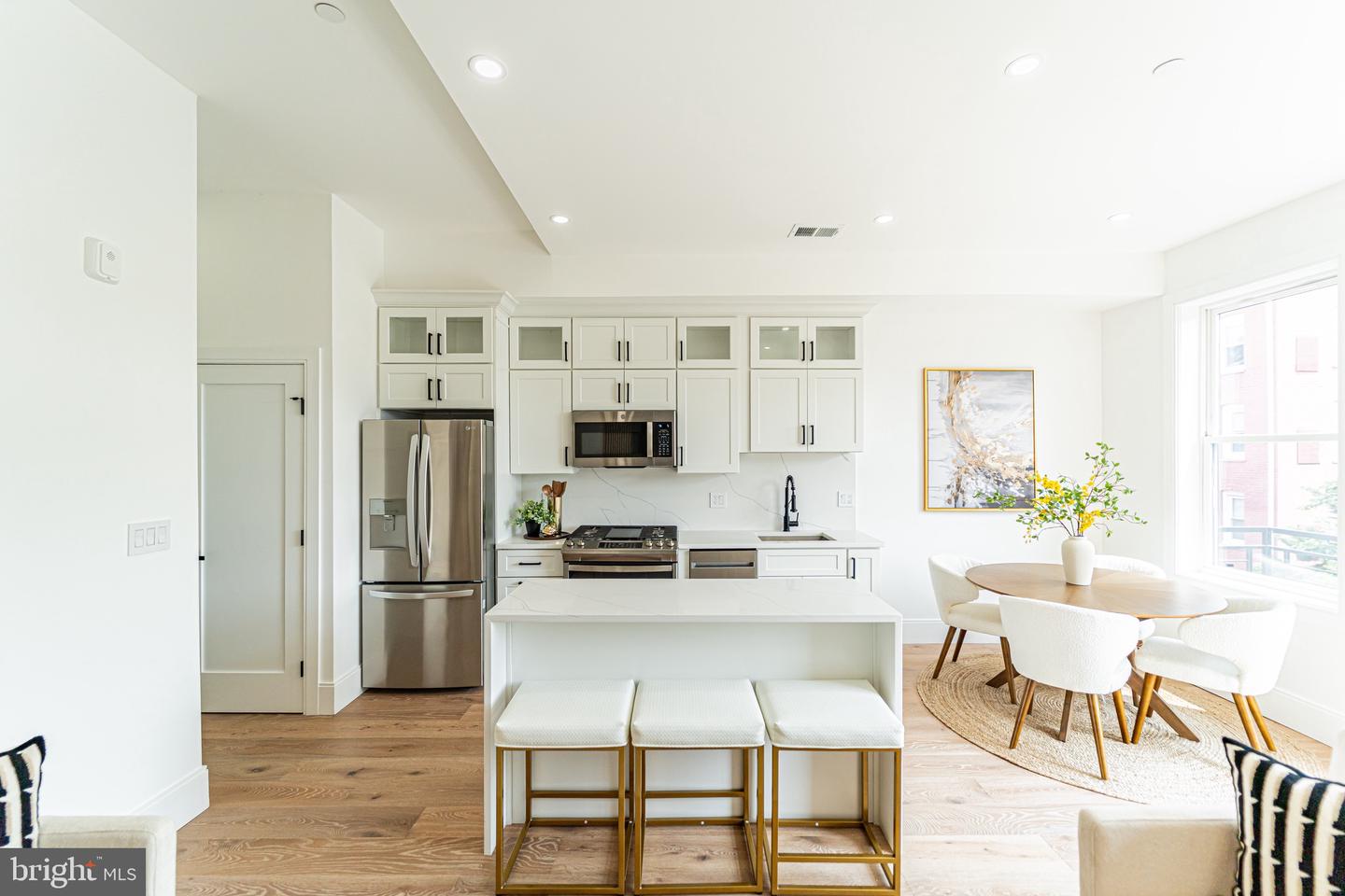 2517 ONTARIO RD NW #PH8, WASHINGTON, District Of Columbia 20009, 2 Bedrooms Bedrooms, ,2 BathroomsBathrooms,Residential,For sale,2517 ONTARIO RD NW #PH8,DCDC2204896 MLS # DCDC2204896