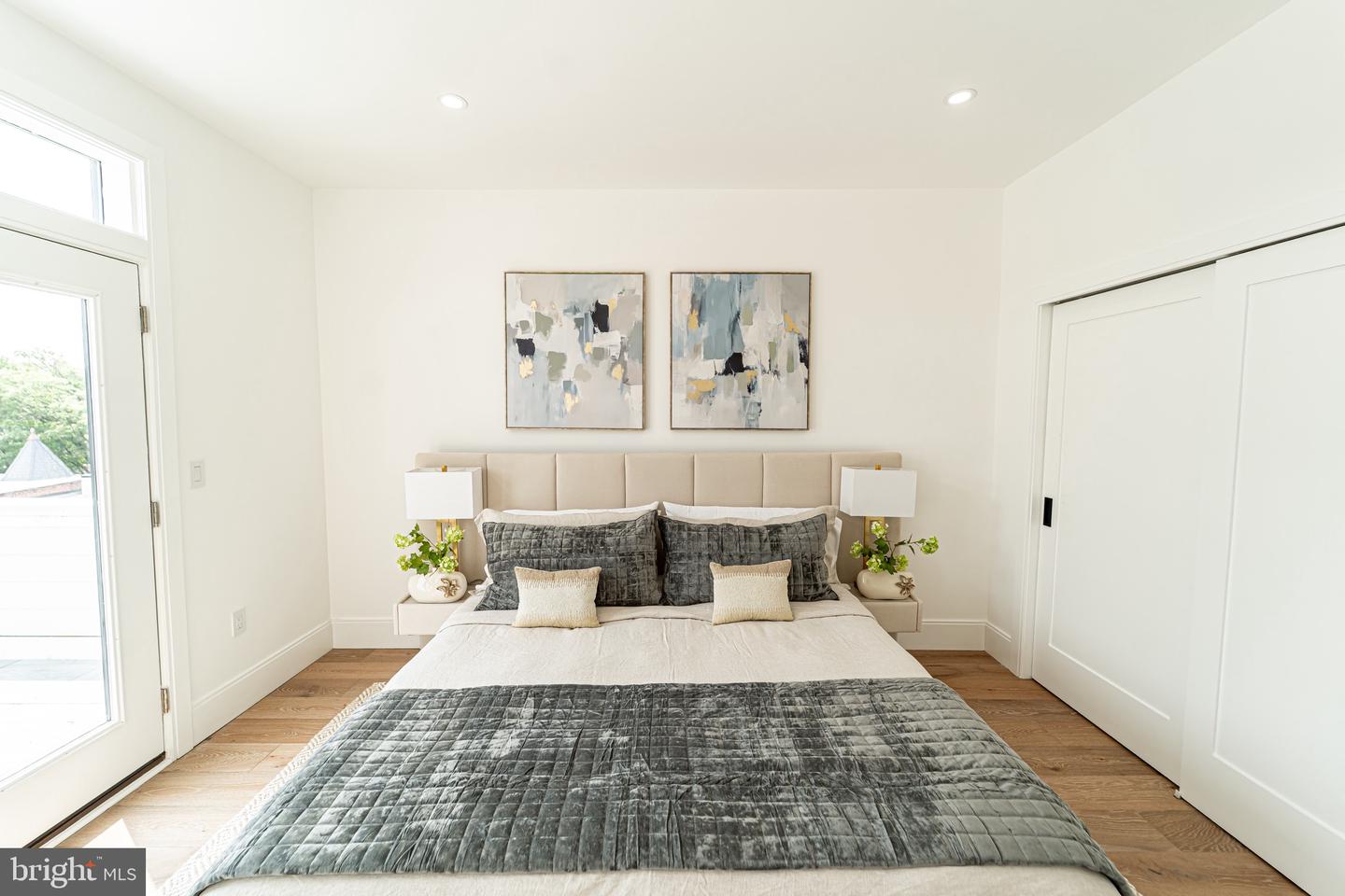 2517 ONTARIO RD NW #PH8, WASHINGTON, District Of Columbia 20009, 2 Bedrooms Bedrooms, ,2 BathroomsBathrooms,Residential,For sale,2517 ONTARIO RD NW #PH8,DCDC2204896 MLS # DCDC2204896
