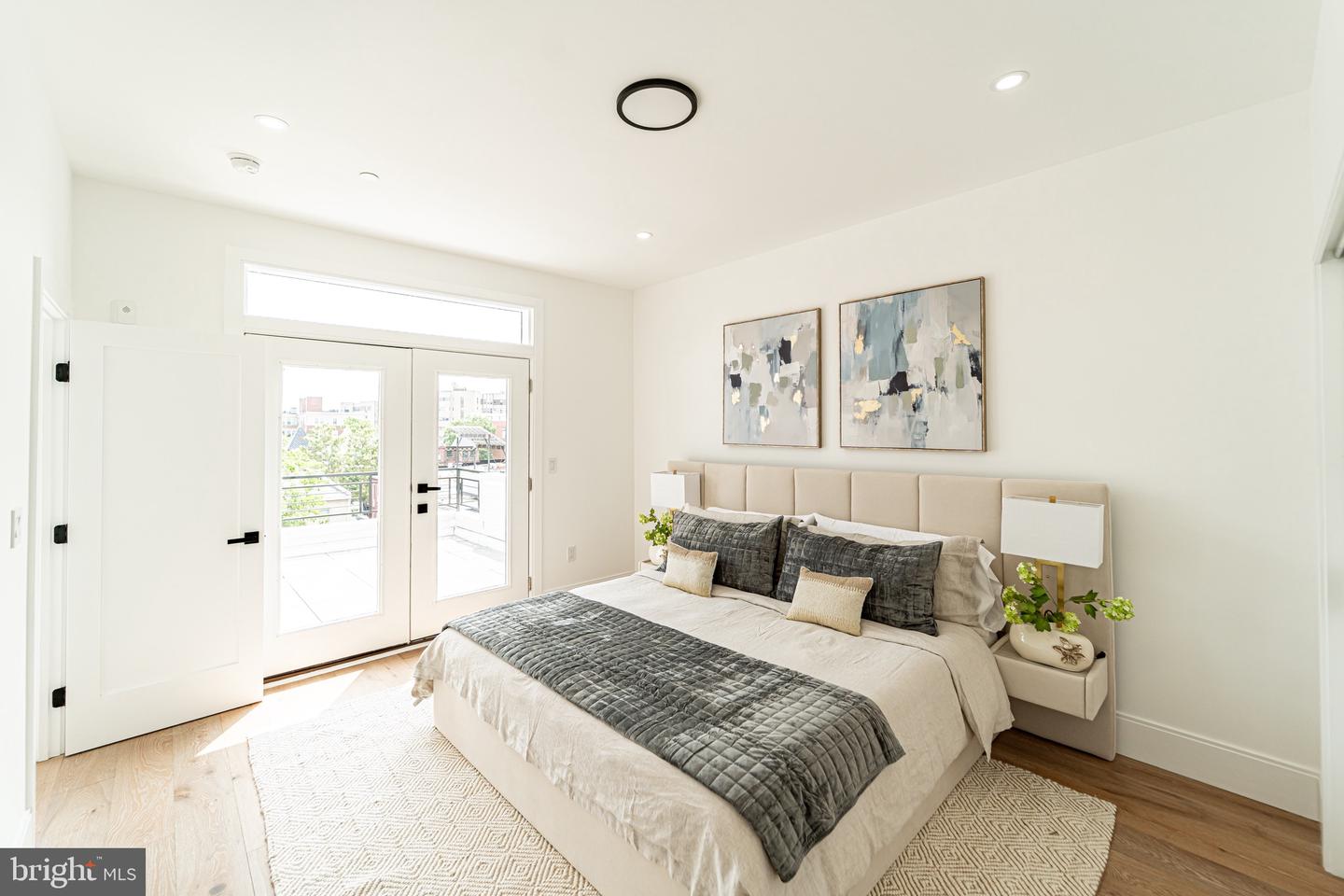 2517 ONTARIO RD NW #PH8, WASHINGTON, District Of Columbia 20009, 2 Bedrooms Bedrooms, ,2 BathroomsBathrooms,Residential,For sale,2517 ONTARIO RD NW #PH8,DCDC2204896 MLS # DCDC2204896