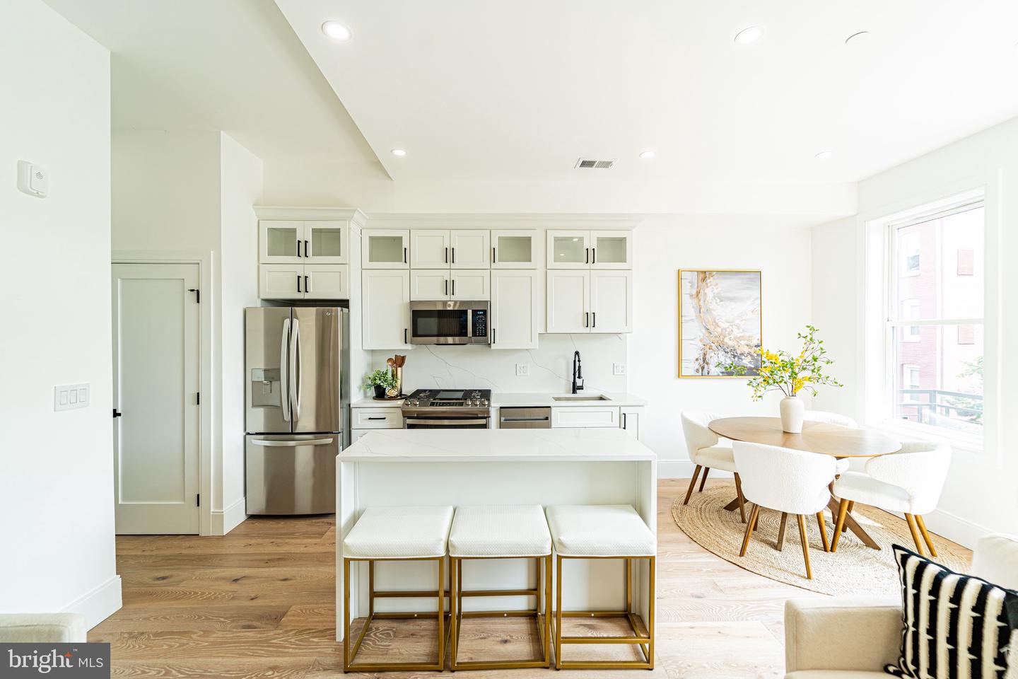 2517 ONTARIO RD NW #PH8, WASHINGTON, District Of Columbia 20009, 2 Bedrooms Bedrooms, ,2 BathroomsBathrooms,Residential,For sale,2517 ONTARIO RD NW #PH8,DCDC2204896 MLS # DCDC2204896