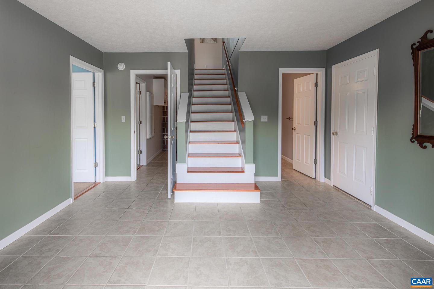 516 S LAKESHORE DR, LOUISA, Virginia 23093, 4 Bedrooms Bedrooms, ,2 BathroomsBathrooms,Residential,For sale,516 S LAKESHORE DR,665568 MLS # 665568