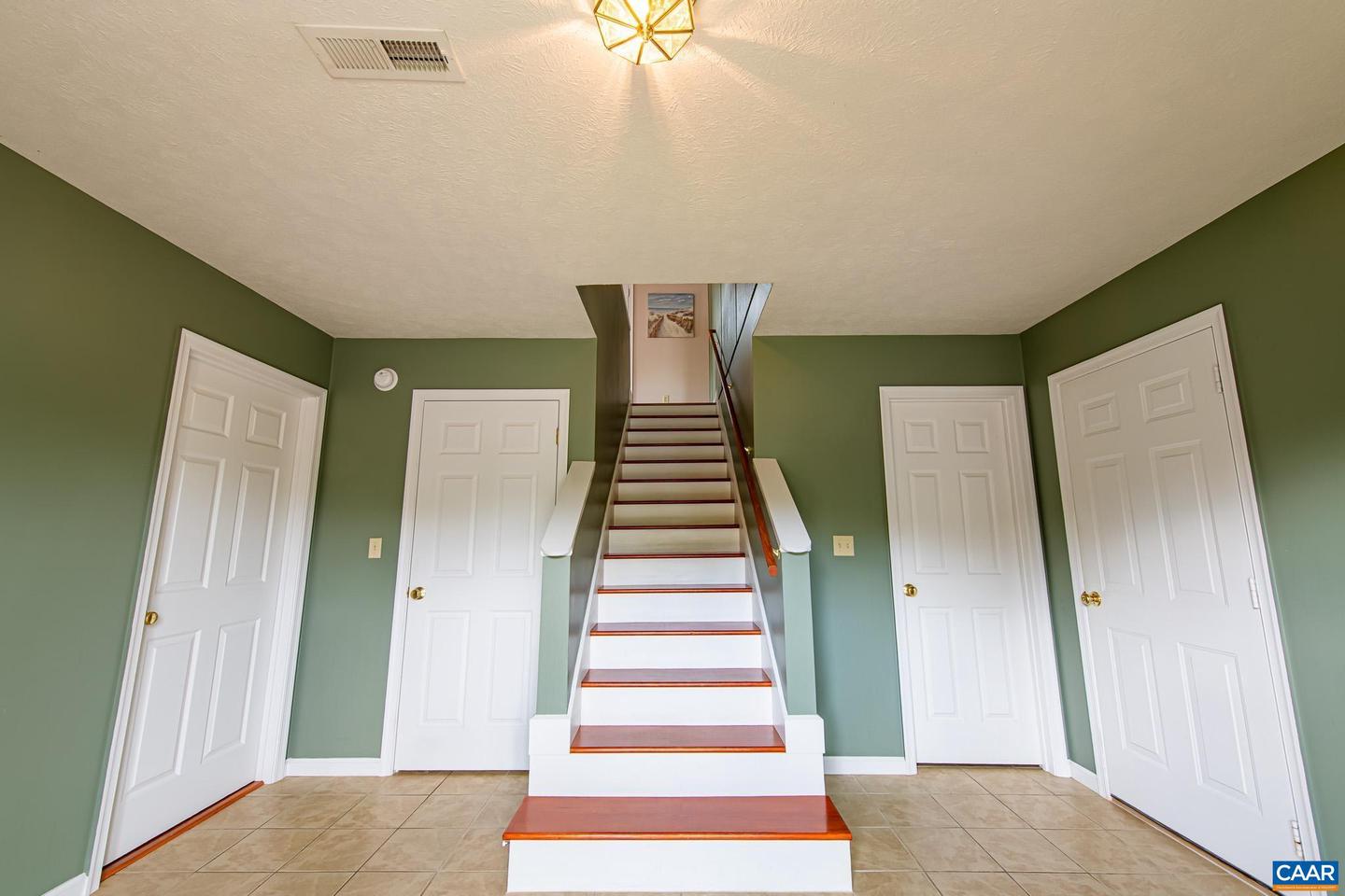 516 S LAKESHORE DR, LOUISA, Virginia 23093, 4 Bedrooms Bedrooms, ,2 BathroomsBathrooms,Residential,For sale,516 S LAKESHORE DR,665568 MLS # 665568