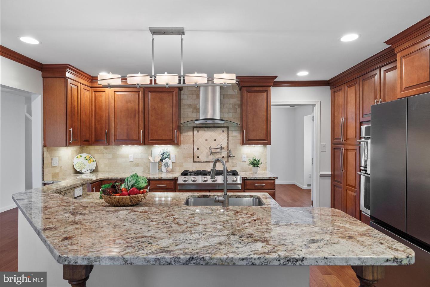 8924 CROSS CHASE CIR, LORTON, Virginia 22079, 4 Bedrooms Bedrooms, ,4 BathroomsBathrooms,Residential,For sale,8924 CROSS CHASE CIR,VAFX2243184 MLS # VAFX2243184