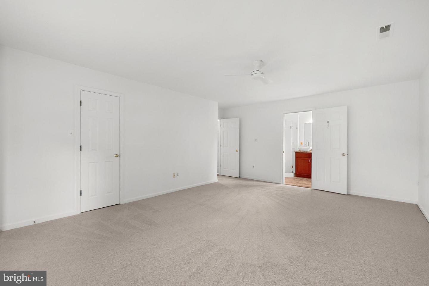 8924 CROSS CHASE CIR, LORTON, Virginia 22079, 4 Bedrooms Bedrooms, ,4 BathroomsBathrooms,Residential,For sale,8924 CROSS CHASE CIR,VAFX2243184 MLS # VAFX2243184