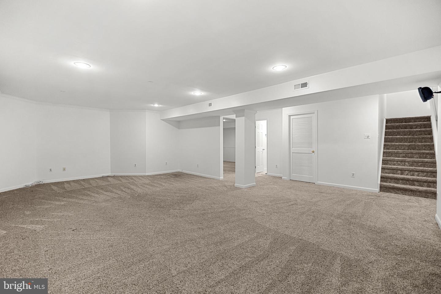 8924 CROSS CHASE CIR, LORTON, Virginia 22079, 4 Bedrooms Bedrooms, ,4 BathroomsBathrooms,Residential,For sale,8924 CROSS CHASE CIR,VAFX2243184 MLS # VAFX2243184