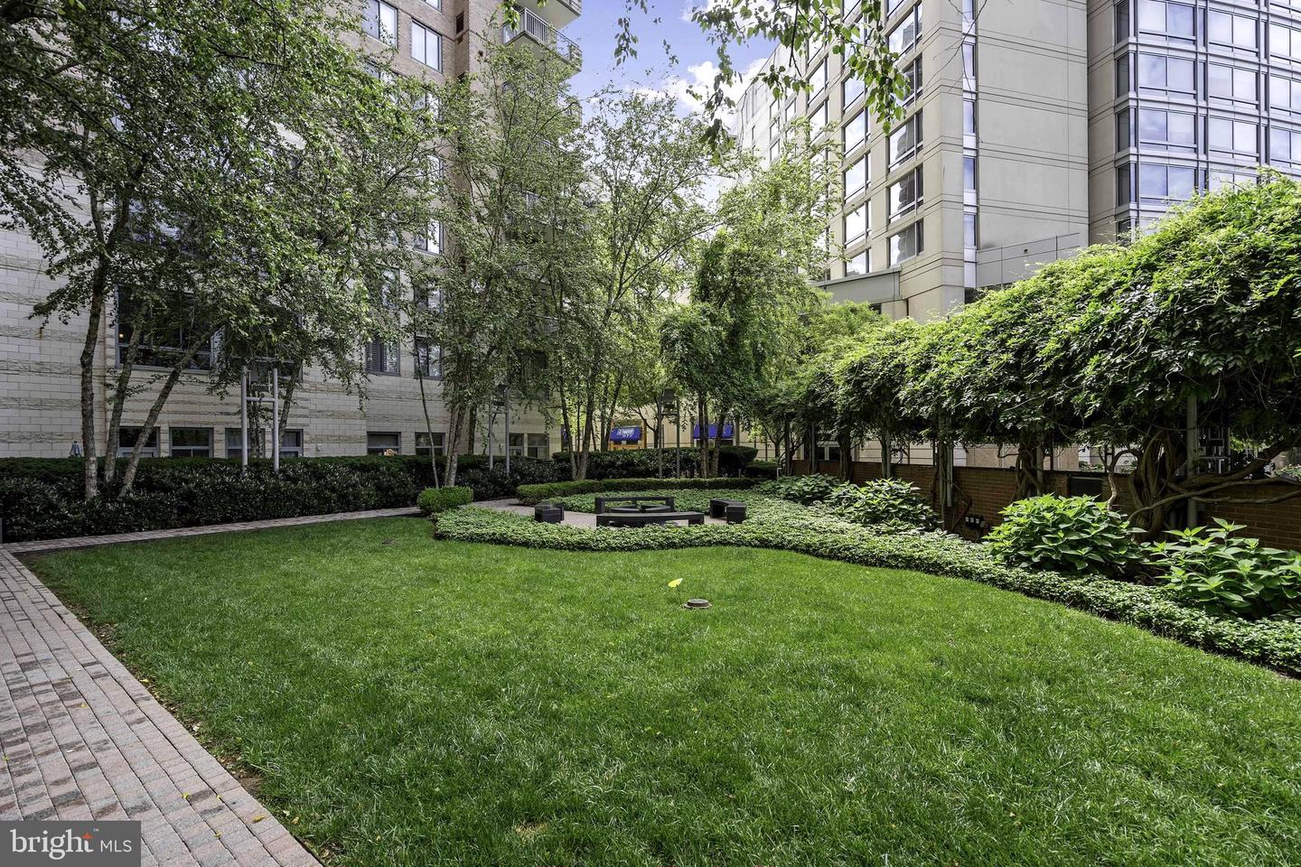 851 N GLEBE RD #1103, ARLINGTON, Virginia 22203, 1 Bedroom Bedrooms, ,1 BathroomBathrooms,Residential,For sale,851 N GLEBE RD #1103,VAAR2058614 MLS # VAAR2058614