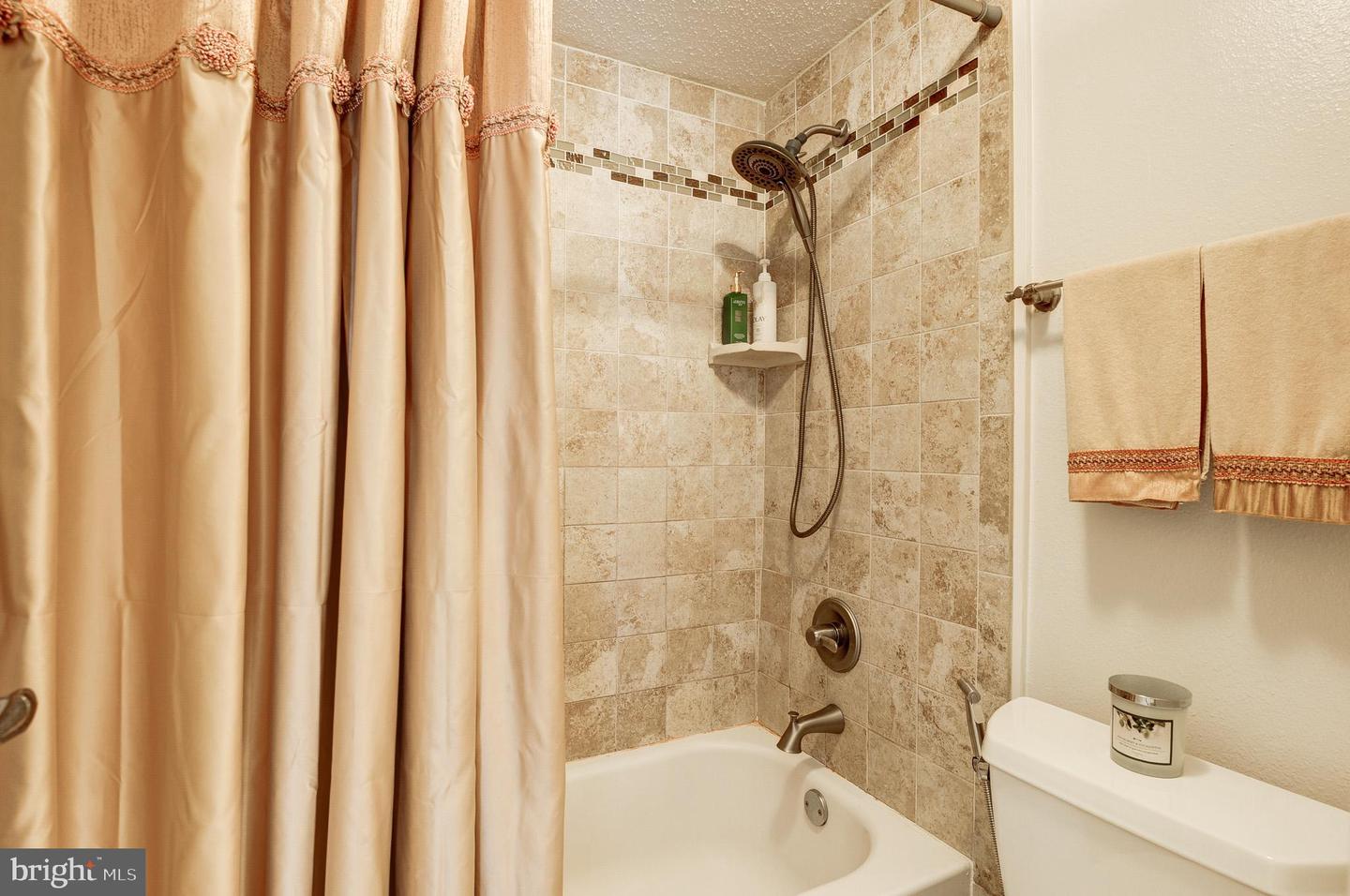 1511 LINCOLN WAY #201B, MCLEAN, Virginia 22102, 2 Bedrooms Bedrooms, ,2 BathroomsBathrooms,Residential,For sale,1511 LINCOLN WAY #201B,VAFX2246608 MLS # VAFX2246608