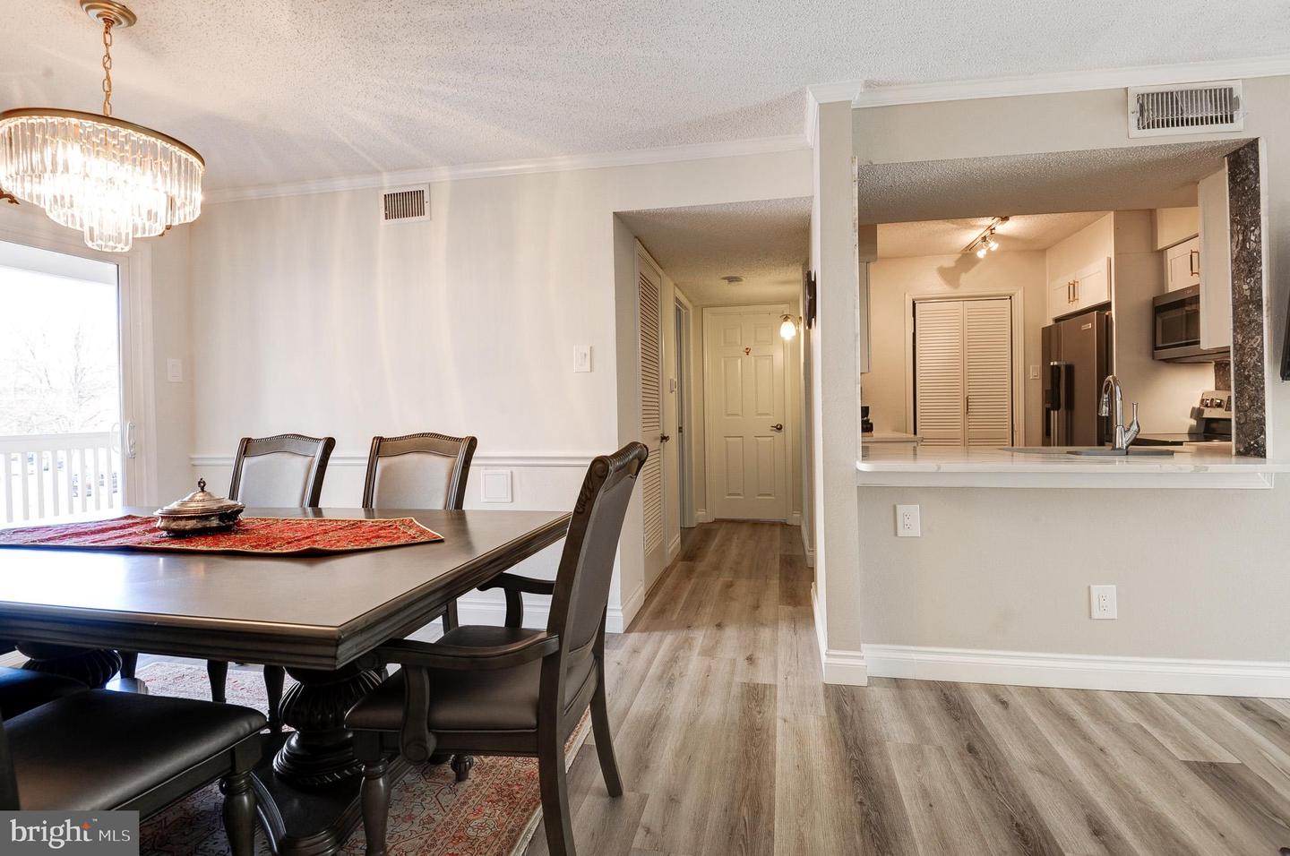 1511 LINCOLN WAY #201B, MCLEAN, Virginia 22102, 2 Bedrooms Bedrooms, ,2 BathroomsBathrooms,Residential,For sale,1511 LINCOLN WAY #201B,VAFX2246608 MLS # VAFX2246608