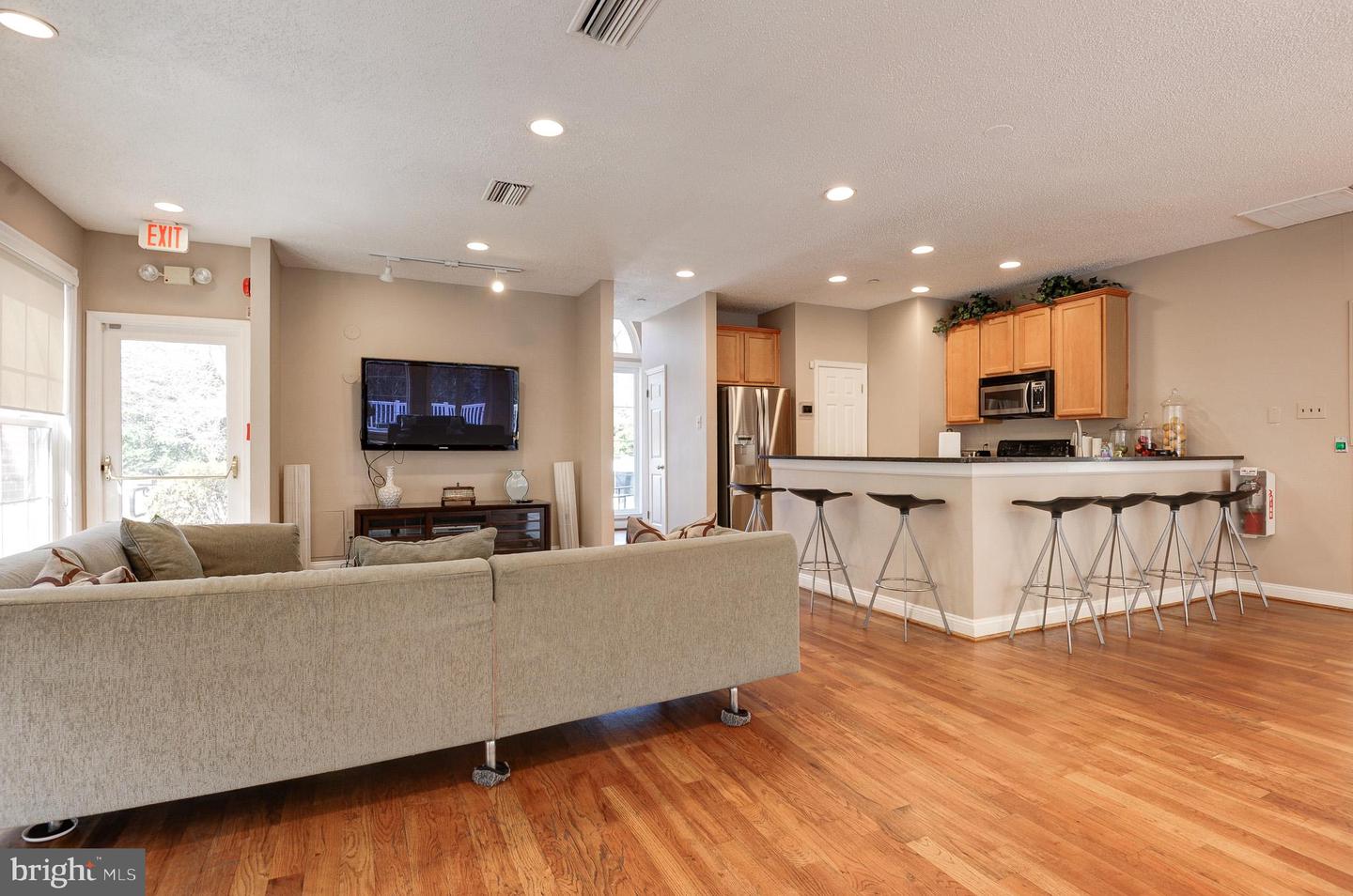 1511 LINCOLN WAY #201B, MCLEAN, Virginia 22102, 2 Bedrooms Bedrooms, ,2 BathroomsBathrooms,Residential,For sale,1511 LINCOLN WAY #201B,VAFX2246608 MLS # VAFX2246608