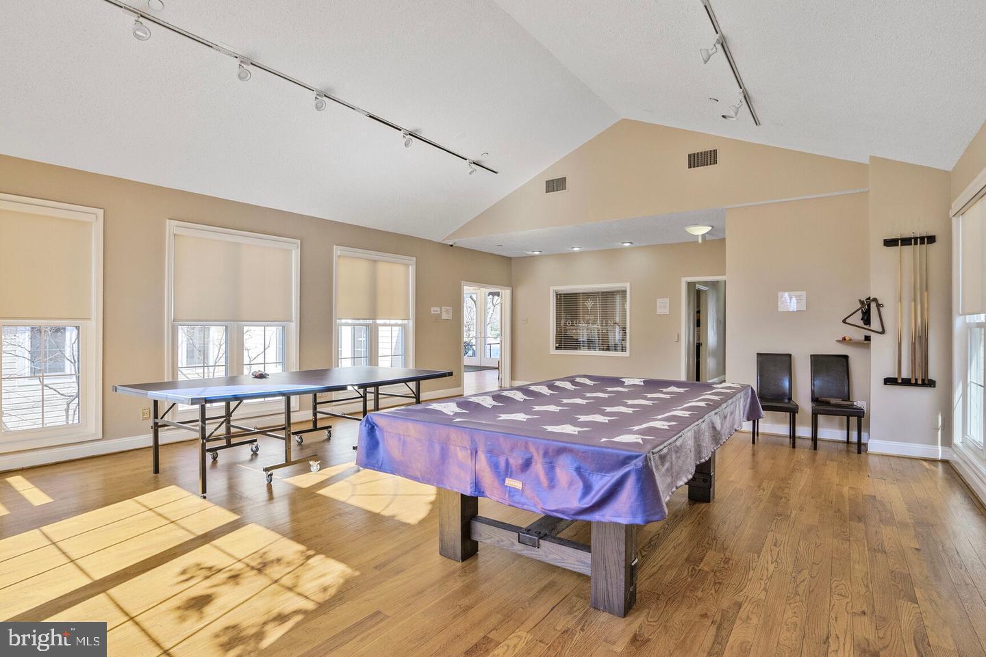 1511 LINCOLN WAY #201B, MCLEAN, Virginia 22102, 2 Bedrooms Bedrooms, ,2 BathroomsBathrooms,Residential,For sale,1511 LINCOLN WAY #201B,VAFX2246608 MLS # VAFX2246608