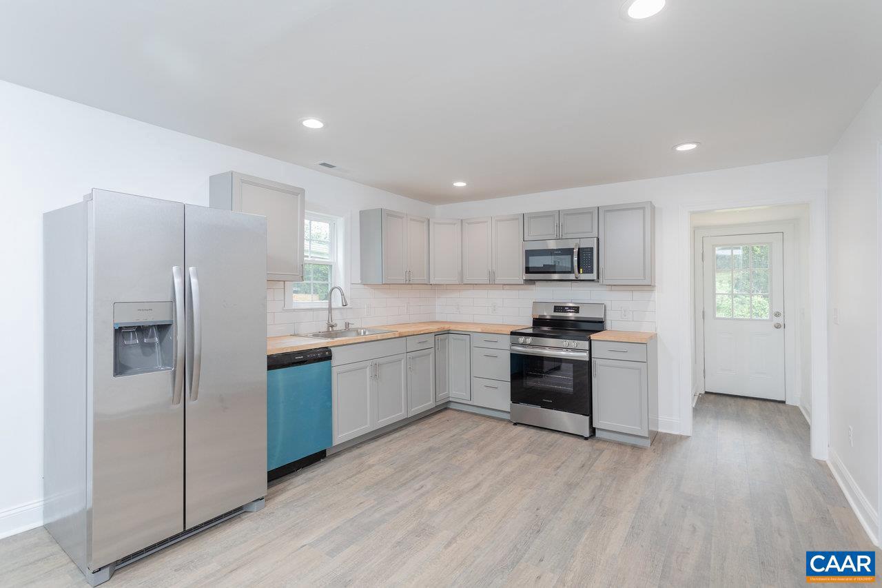 30 BEAR ST, CHURCHVILLE, Virginia 24421, 2 Bedrooms Bedrooms, ,2 BathroomsBathrooms,Residential,For sale,30 BEAR ST,665573 MLS # 665573