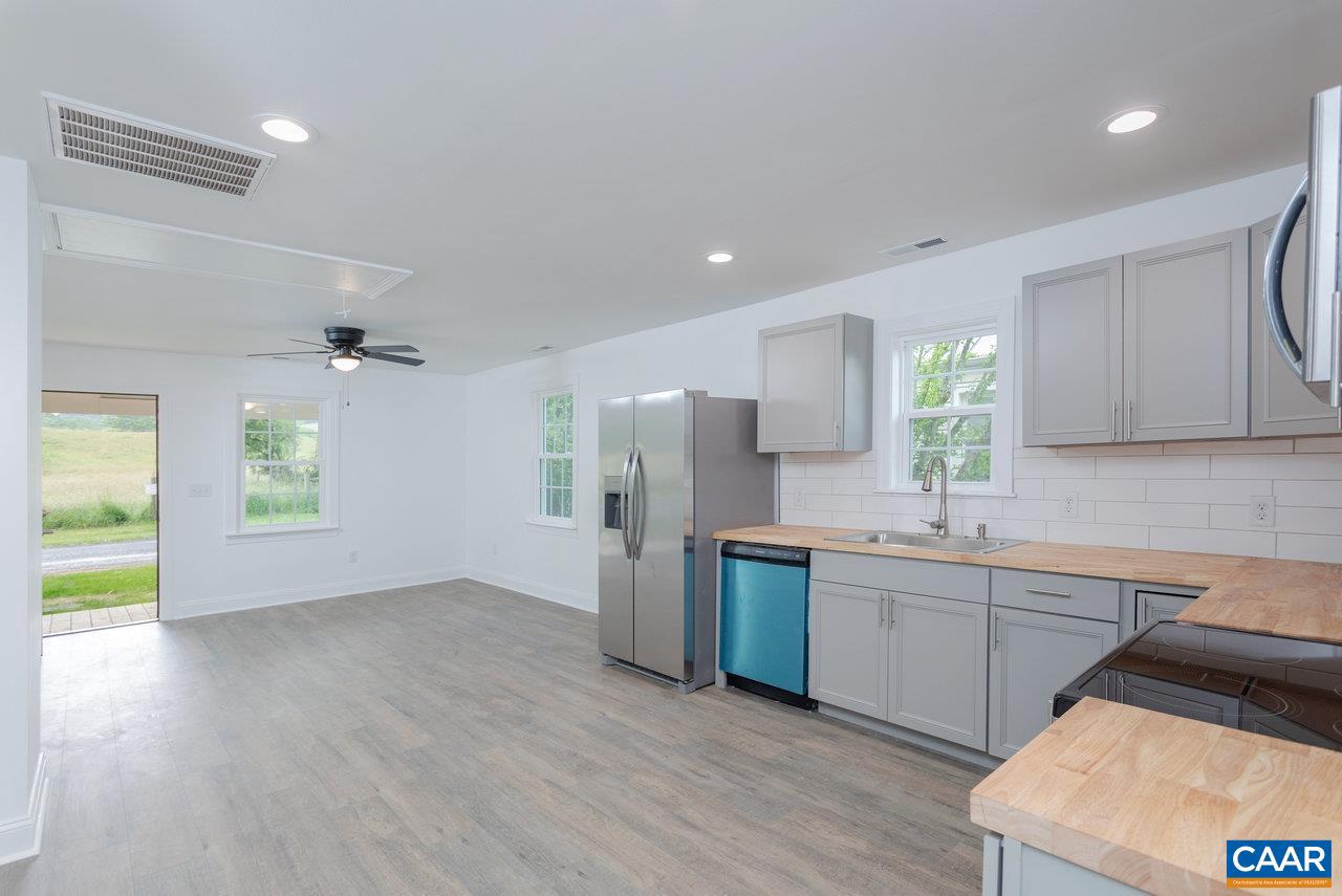 30 BEAR ST, CHURCHVILLE, Virginia 24421, 2 Bedrooms Bedrooms, ,2 BathroomsBathrooms,Residential,For sale,30 BEAR ST,665573 MLS # 665573