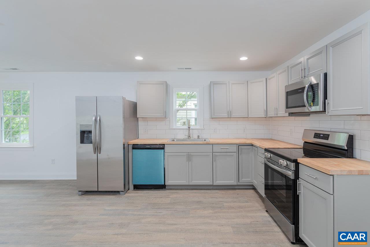 30 BEAR ST, CHURCHVILLE, Virginia 24421, 2 Bedrooms Bedrooms, ,2 BathroomsBathrooms,Residential,For sale,30 BEAR ST,665573 MLS # 665573