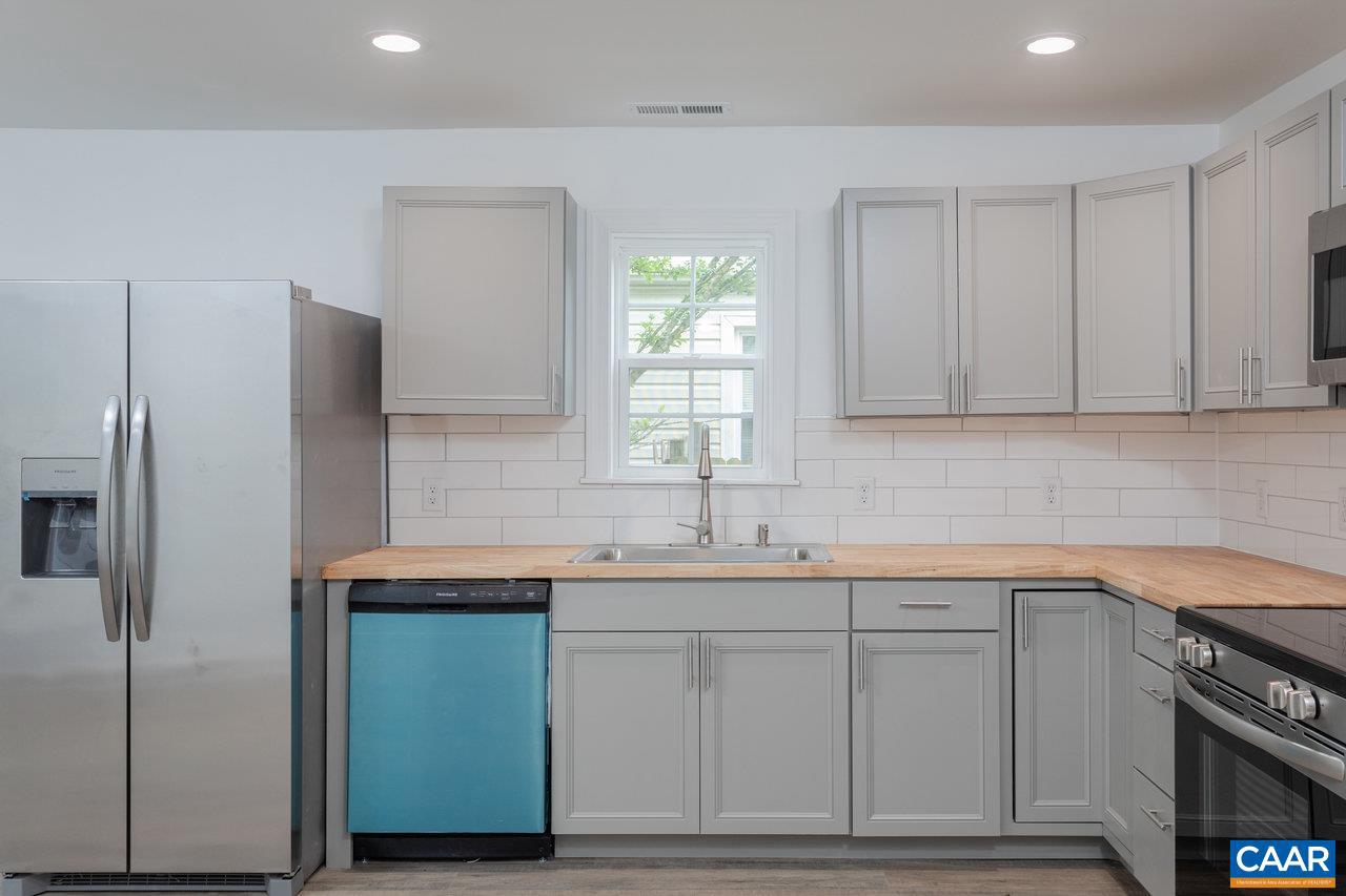 30 BEAR ST, CHURCHVILLE, Virginia 24421, 2 Bedrooms Bedrooms, ,2 BathroomsBathrooms,Residential,For sale,30 BEAR ST,665573 MLS # 665573