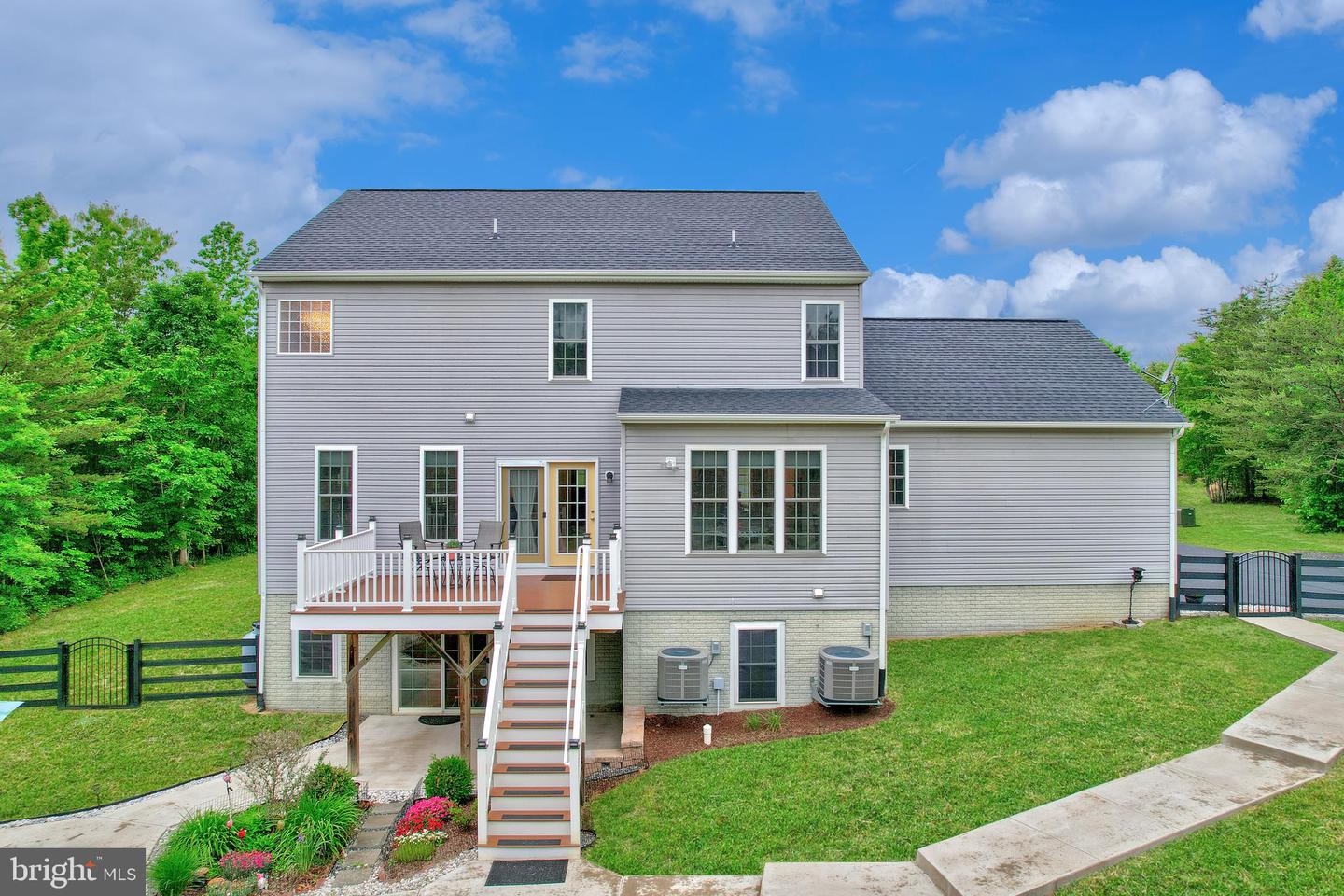6735 THORNBROOK LN, SPOTSYLVANIA, Virginia 22551, 5 Bedrooms Bedrooms, ,3 BathroomsBathrooms,Residential,For sale,6735 THORNBROOK LN,VASP2032346 MLS # VASP2032346