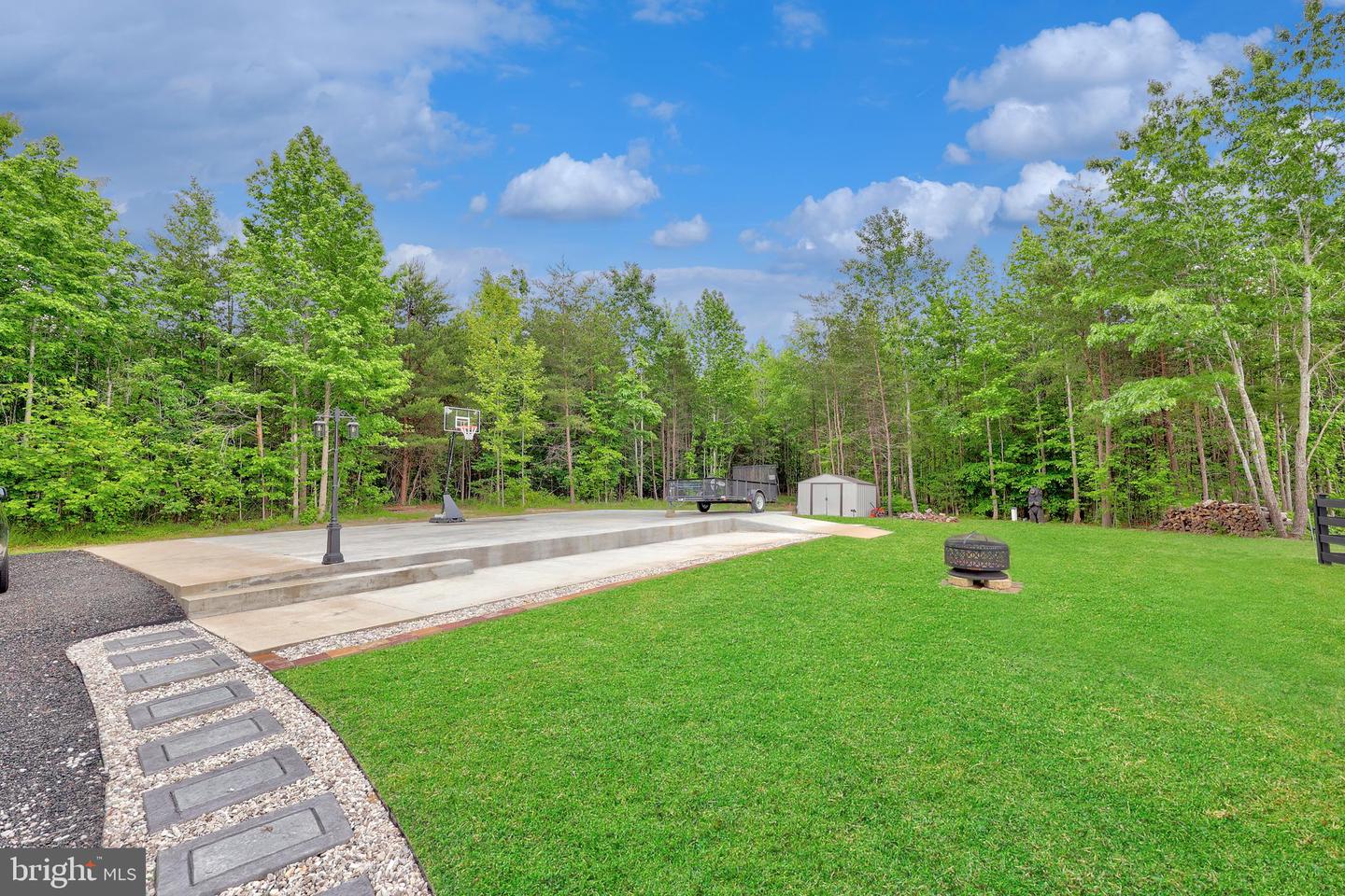6735 THORNBROOK LN, SPOTSYLVANIA, Virginia 22551, 5 Bedrooms Bedrooms, ,3 BathroomsBathrooms,Residential,For sale,6735 THORNBROOK LN,VASP2032346 MLS # VASP2032346