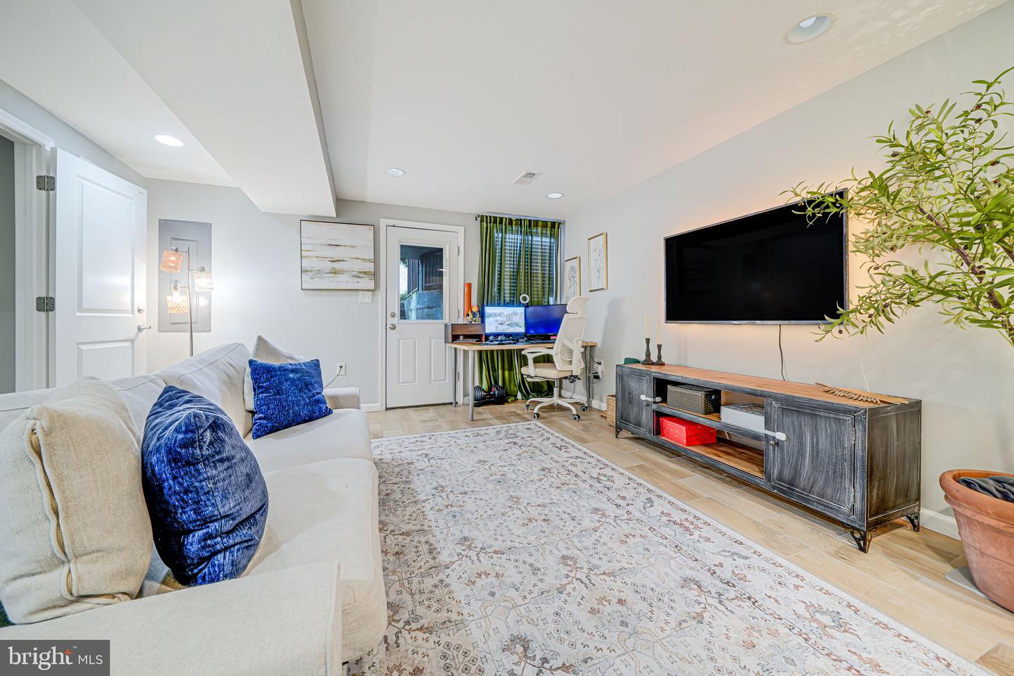2926 12TH ST NE, WASHINGTON, District Of Columbia 20017, 4 Bedrooms Bedrooms, ,3 BathroomsBathrooms,Residential,For sale,2926 12TH ST NE,DCDC2202346 MLS # DCDC2202346