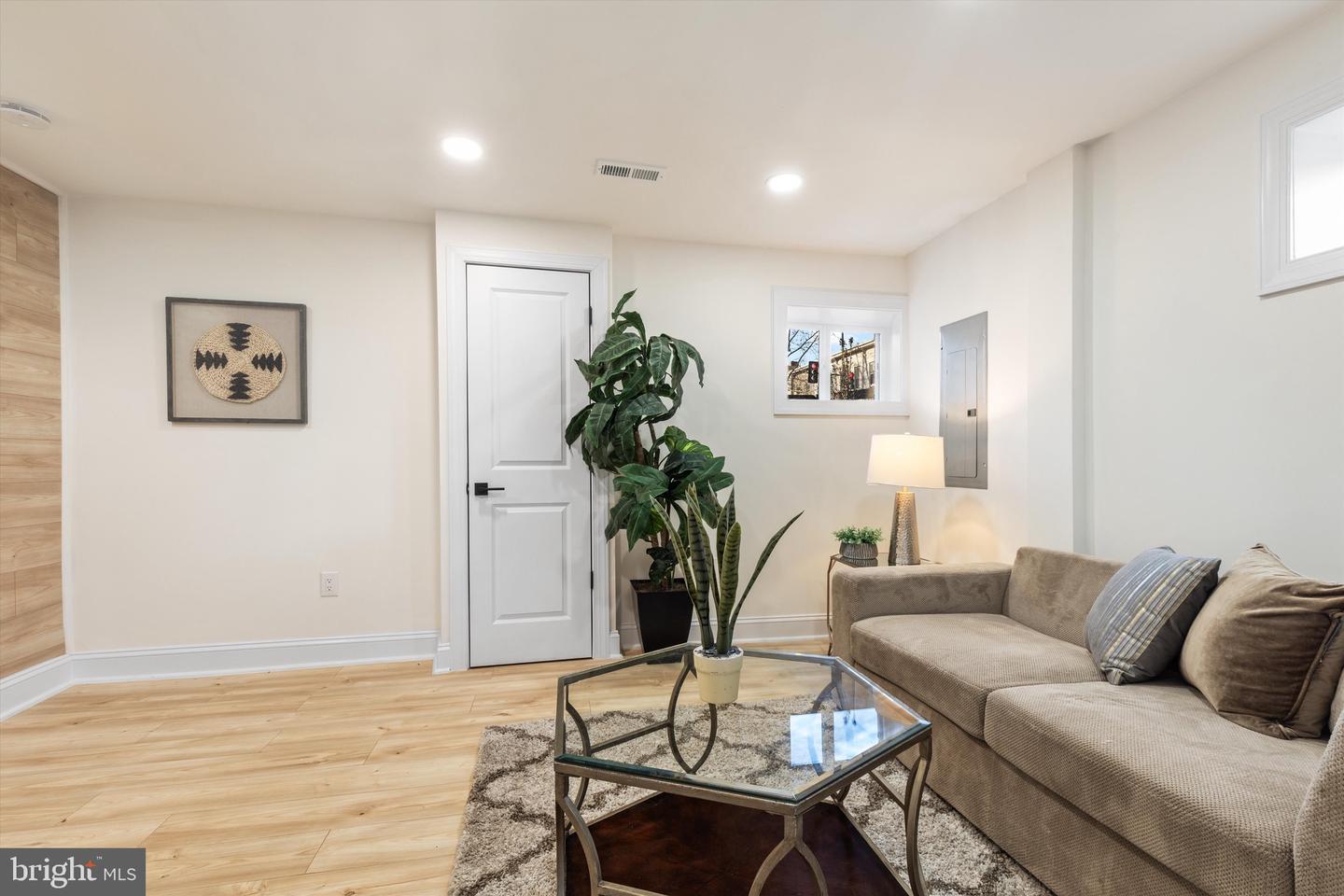 2923 SHERMAN AVE NW, WASHINGTON, District Of Columbia 20001, 3 Bedrooms Bedrooms, ,3 BathroomsBathrooms,Residential,For sale,2923 SHERMAN AVE NW,DCDC2204978 MLS # DCDC2204978