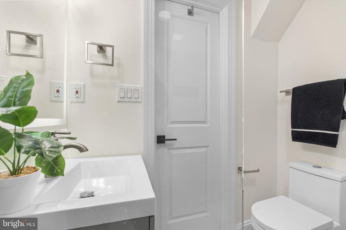 2923 SHERMAN AVE NW, WASHINGTON, District Of Columbia 20001, 3 Bedrooms Bedrooms, ,3 BathroomsBathrooms,Residential,For sale,2923 SHERMAN AVE NW,DCDC2204978 MLS # DCDC2204978