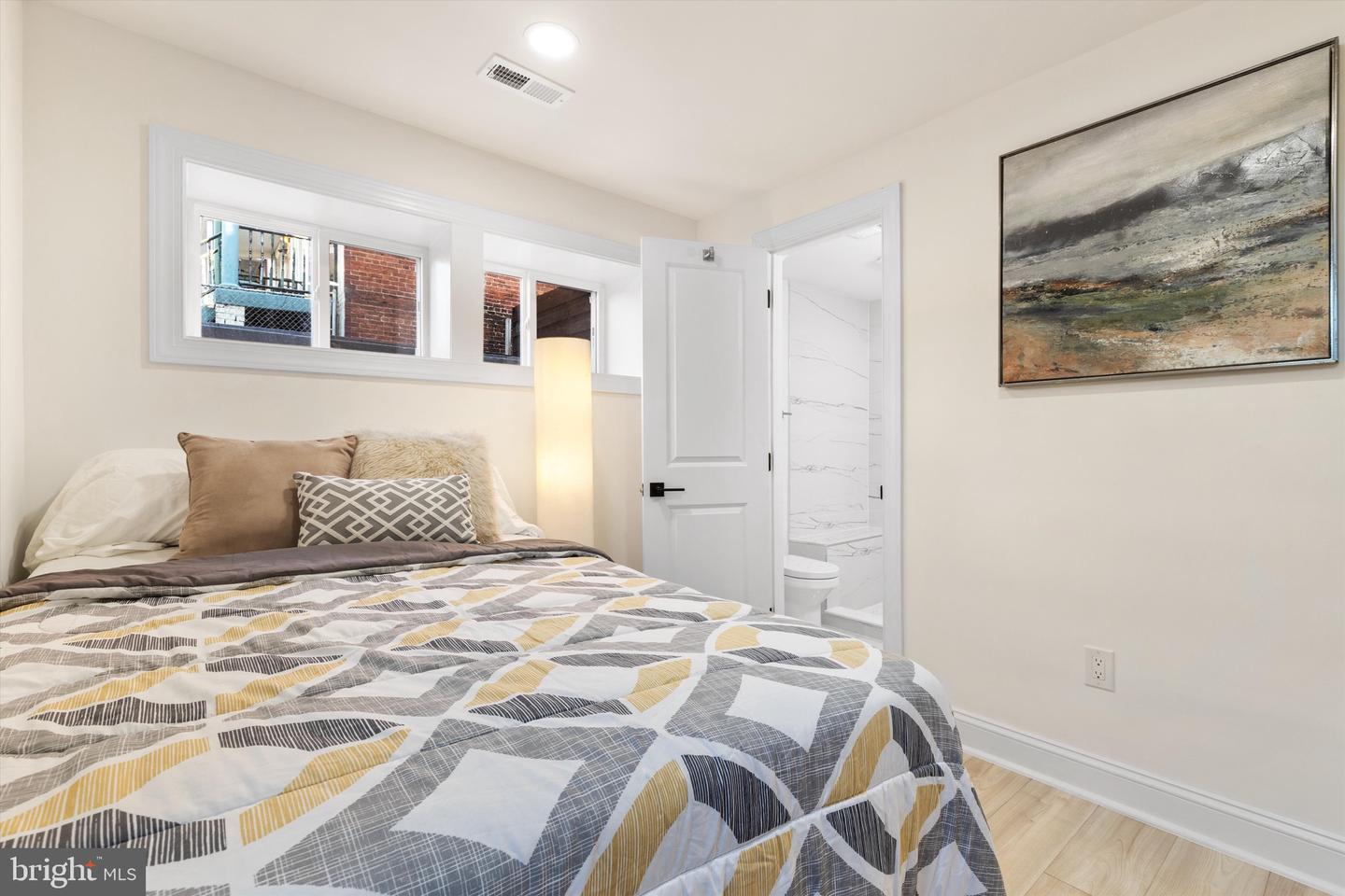 2923 SHERMAN AVE NW, WASHINGTON, District Of Columbia 20001, 3 Bedrooms Bedrooms, ,3 BathroomsBathrooms,Residential,For sale,2923 SHERMAN AVE NW,DCDC2204978 MLS # DCDC2204978