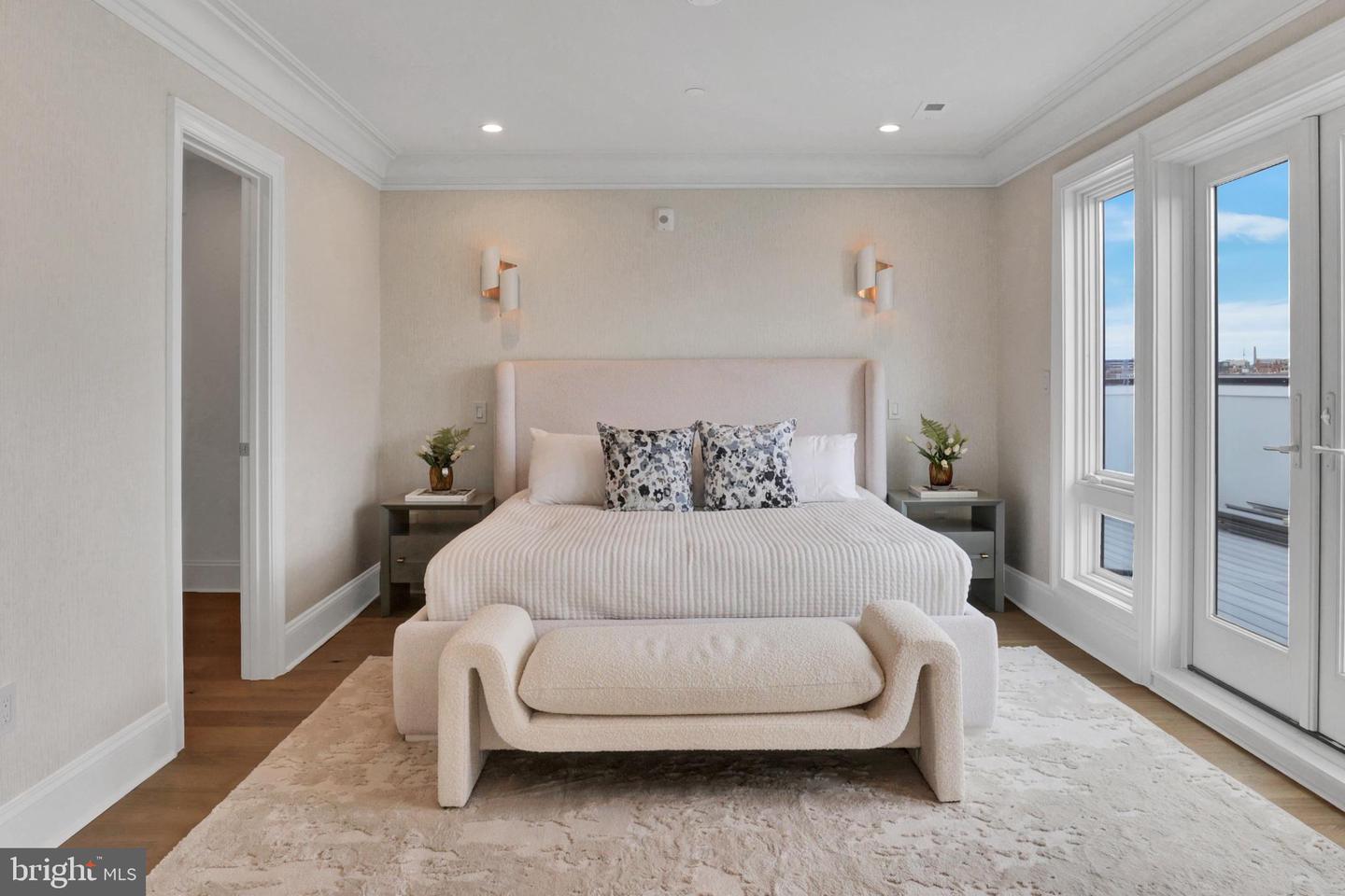 1335 11TH ST NW #PH4, WASHINGTON, District Of Columbia 20001, 3 Bedrooms Bedrooms, ,2 BathroomsBathrooms,Residential,For sale,1335 11TH ST NW #PH4,DCDC2185650 MLS # DCDC2185650
