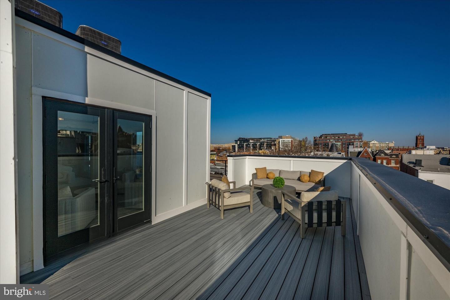 1335 11TH ST NW #PH4, WASHINGTON, District Of Columbia 20001, 3 Bedrooms Bedrooms, ,2 BathroomsBathrooms,Residential,For sale,1335 11TH ST NW #PH4,DCDC2185650 MLS # DCDC2185650