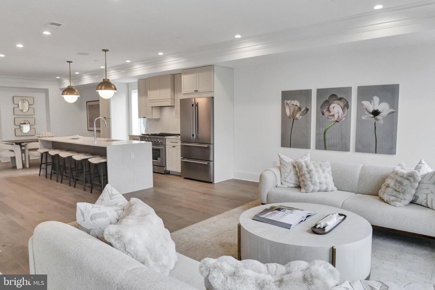 1335 11TH ST NW #PH4, WASHINGTON, District Of Columbia 20001, 3 Bedrooms Bedrooms, ,2 BathroomsBathrooms,Residential,For sale,1335 11TH ST NW #PH4,DCDC2185650 MLS # DCDC2185650