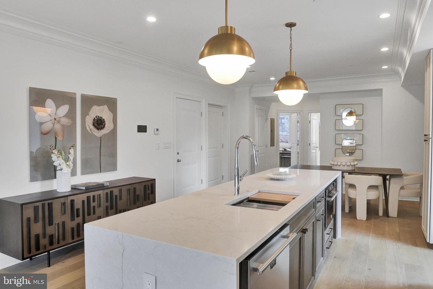 1335 11TH ST NW #PH4, WASHINGTON, District Of Columbia 20001, 3 Bedrooms Bedrooms, ,2 BathroomsBathrooms,Residential,For sale,1335 11TH ST NW #PH4,DCDC2185650 MLS # DCDC2185650