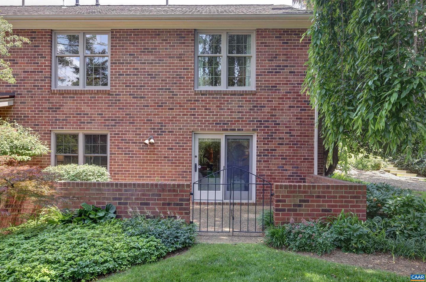 560 WORTHINGTON DR, CHARLOTTESVILLE, Virginia 22903, 2 Bedrooms Bedrooms, ,2 BathroomsBathrooms,Residential,For sale,560 WORTHINGTON DR,663872 MLS # 663872