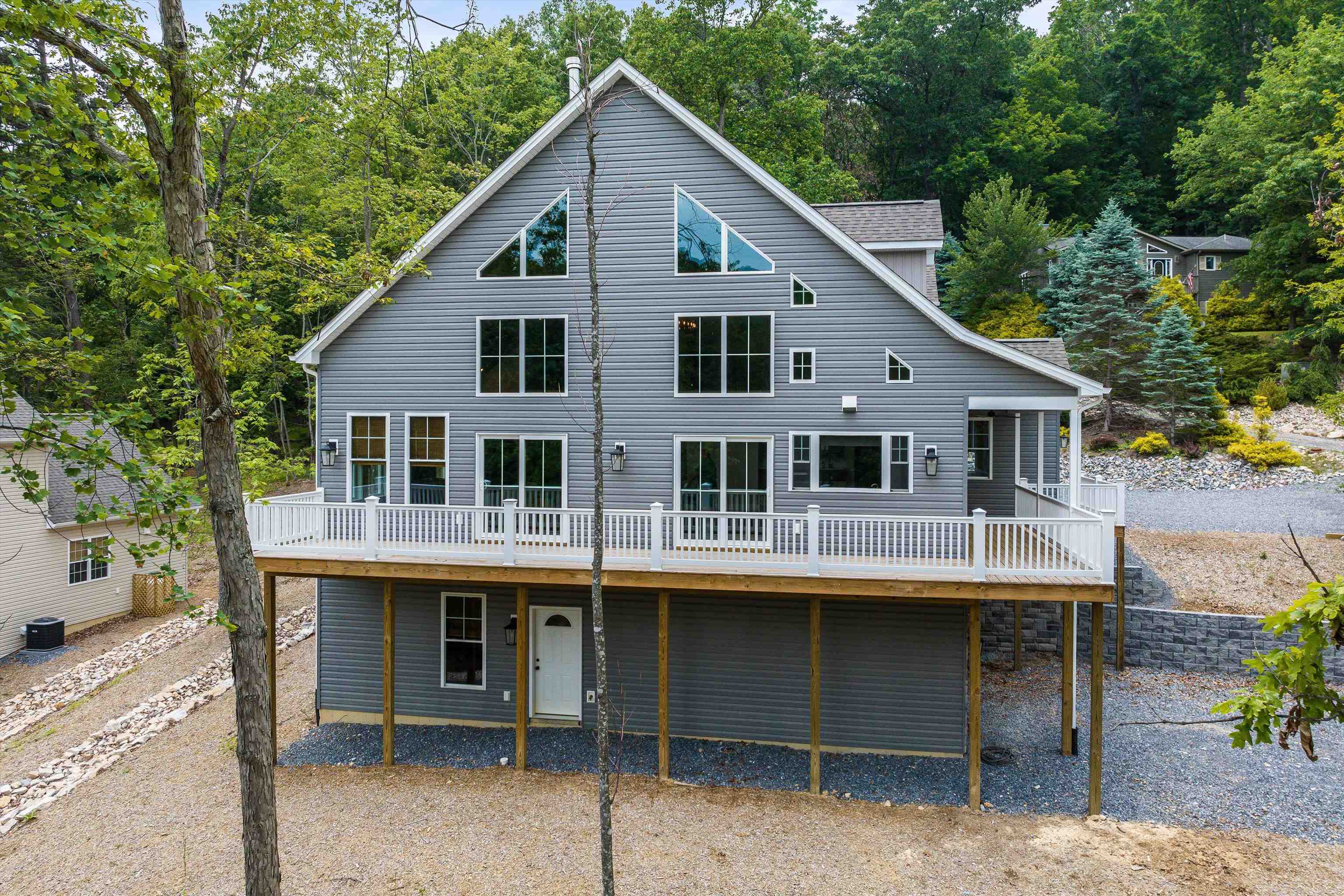 141 RACCOON CT, MCGAHEYSVILLE, Virginia 22840, 8 Bedrooms Bedrooms, ,5 BathroomsBathrooms,Residential,141 RACCOON CT,665592 MLS # 665592
