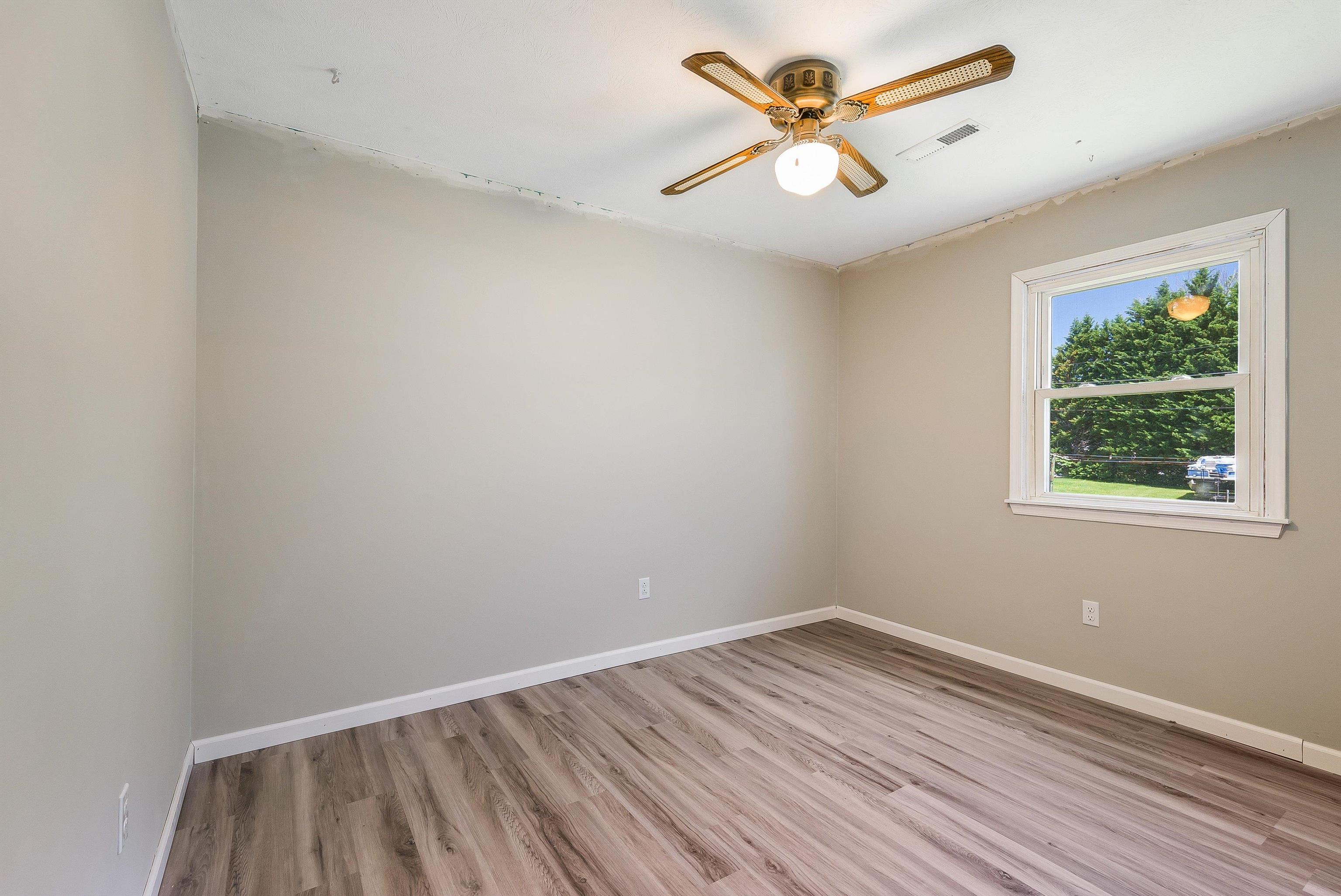 29 CRAWFORD DR, CHURCHVILLE, Virginia 24421, 3 Bedrooms Bedrooms, ,1 BathroomBathrooms,Residential,29 CRAWFORD DR,665593 MLS # 665593